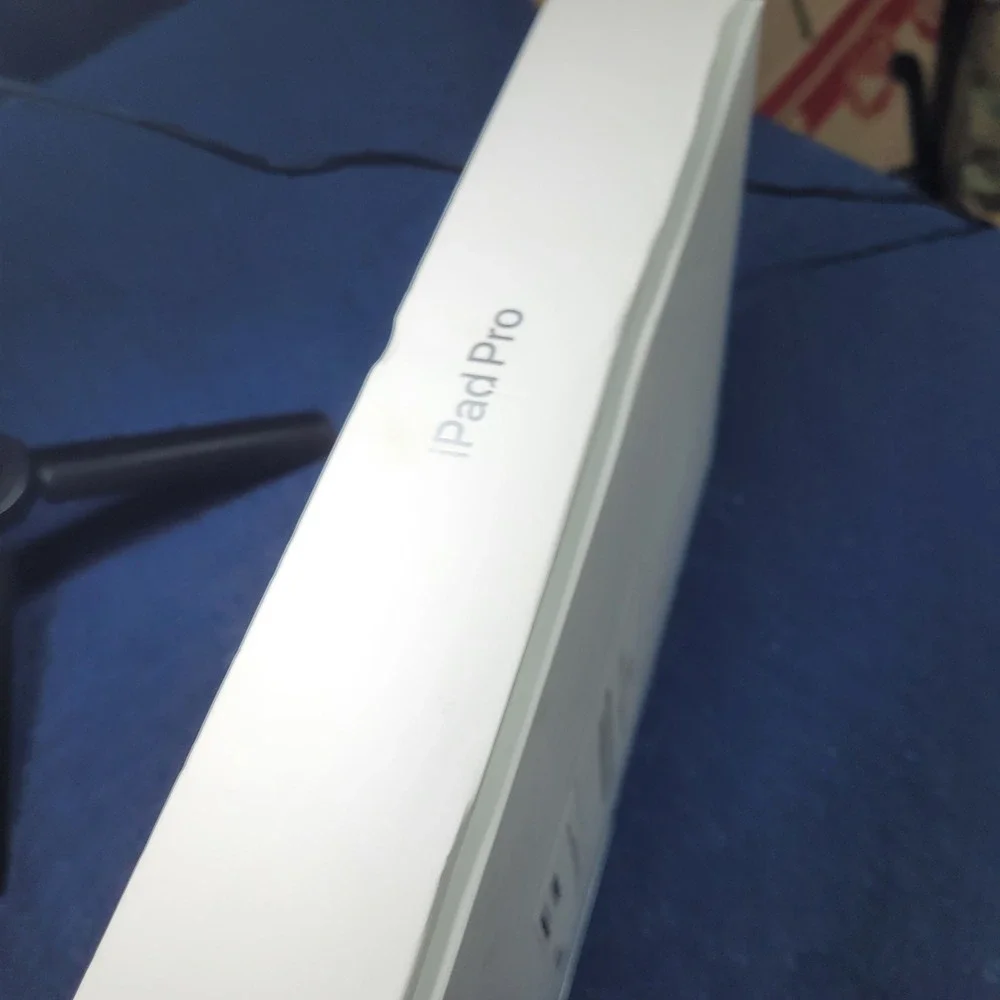 Empty boxes**Apple iPad Pro 12.9 inch Magic Keyboard Apple Watch Series 6 Bundle